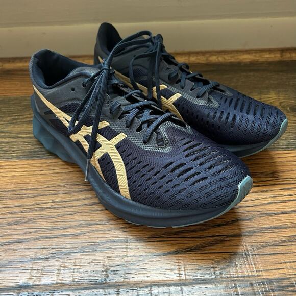 ASICS Novablast 3 Running Shoes Navy Gold Women’s Size 8.5 - Picture 1 of 7